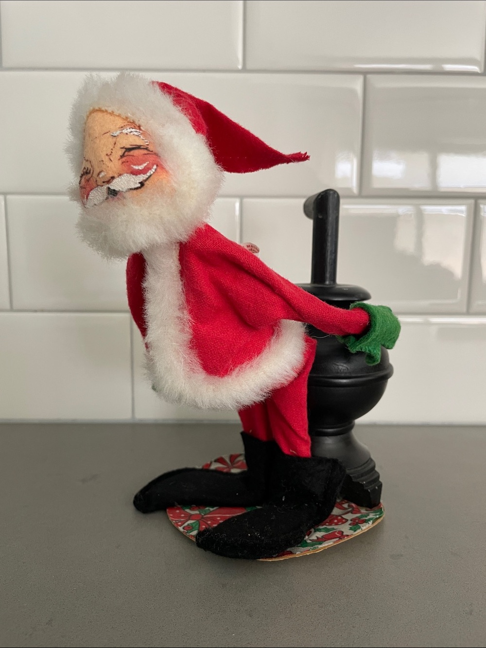 Vintage 1971 Annalee 7" Santa Next to Pot Belly Stove Christmas